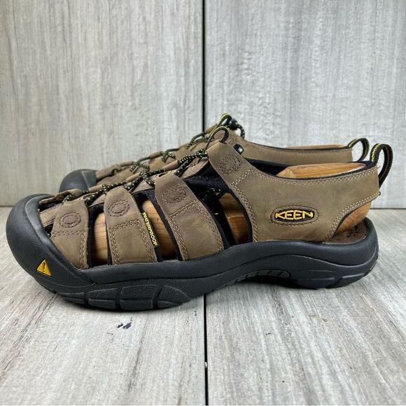 Keen Newport Brown Leather Closed Toe Sandal Waterproof Sneaker Mens Size 10 - Picture 1 of 10